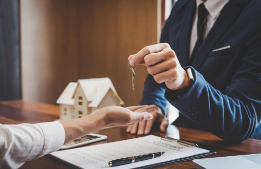 Moreau Immo – Agence immobilière à Chateauneuf en Thymerais (28) – En Eure-et-Loir – Maison à vendre – Image remise de clés-2